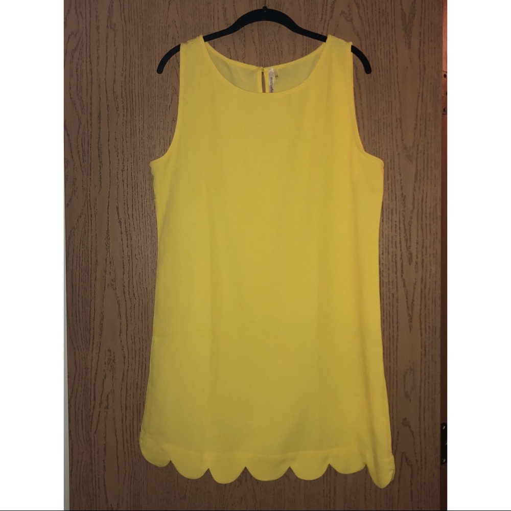 ✨NWOT Scallop Hem Shift Dress✨